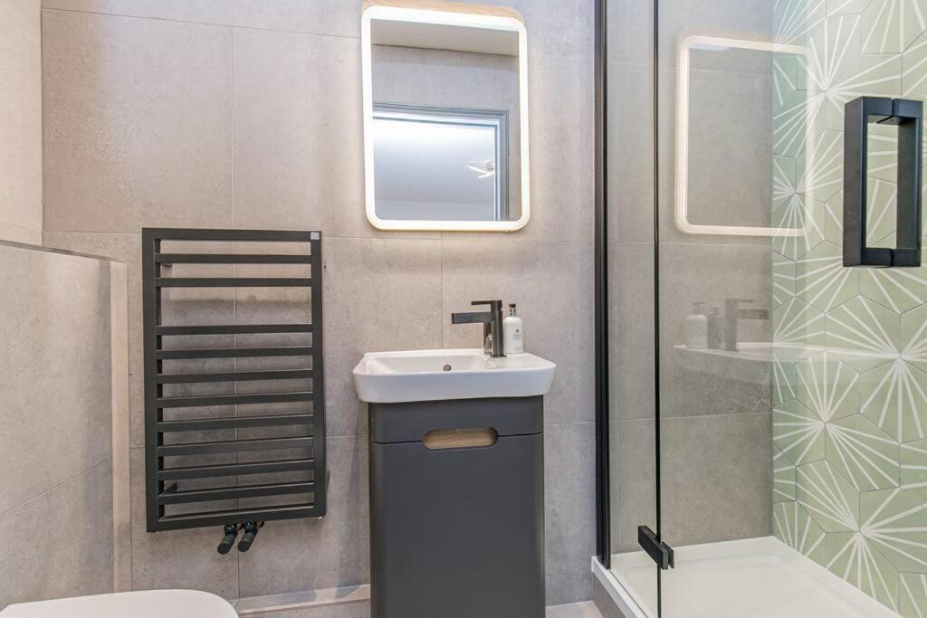 Flat 1, 161 Crescent Road Luxury Apartamento *