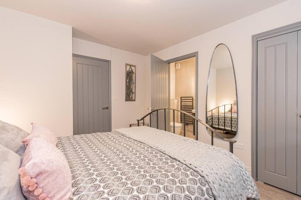 Apartment Flat 1, 161 Crescent Road Luxury